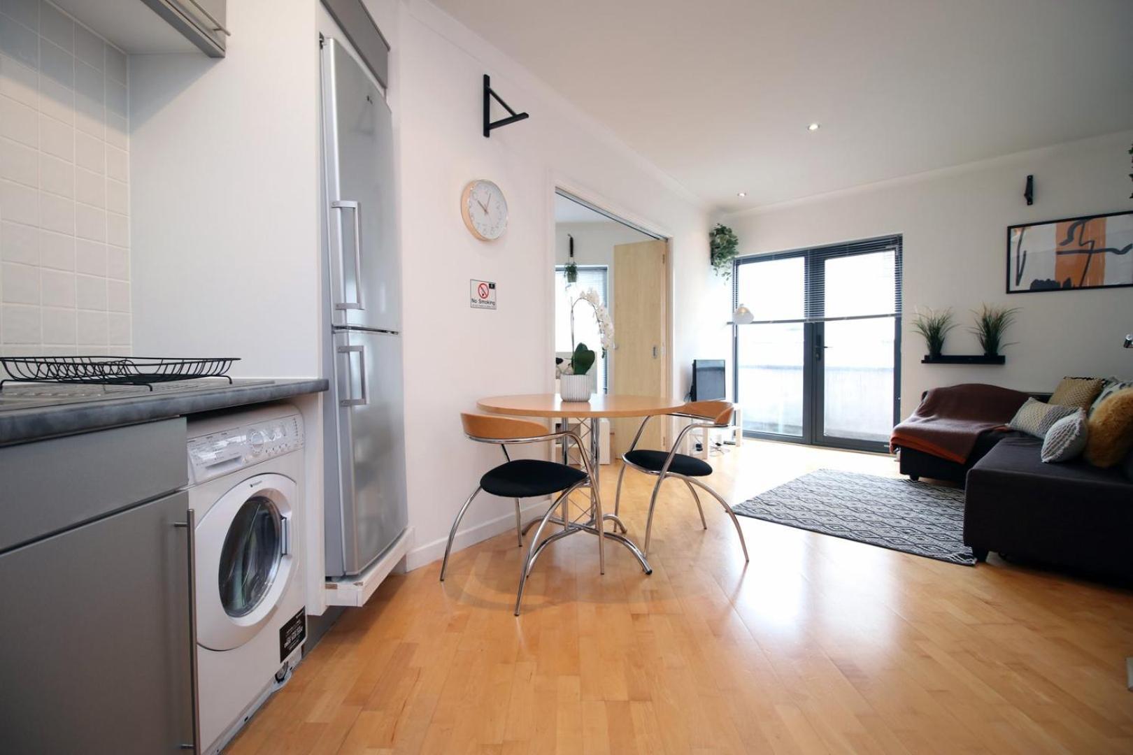 Centrally Located Spacious 2Br | Cohost Partners Cardiff Buitenkant foto