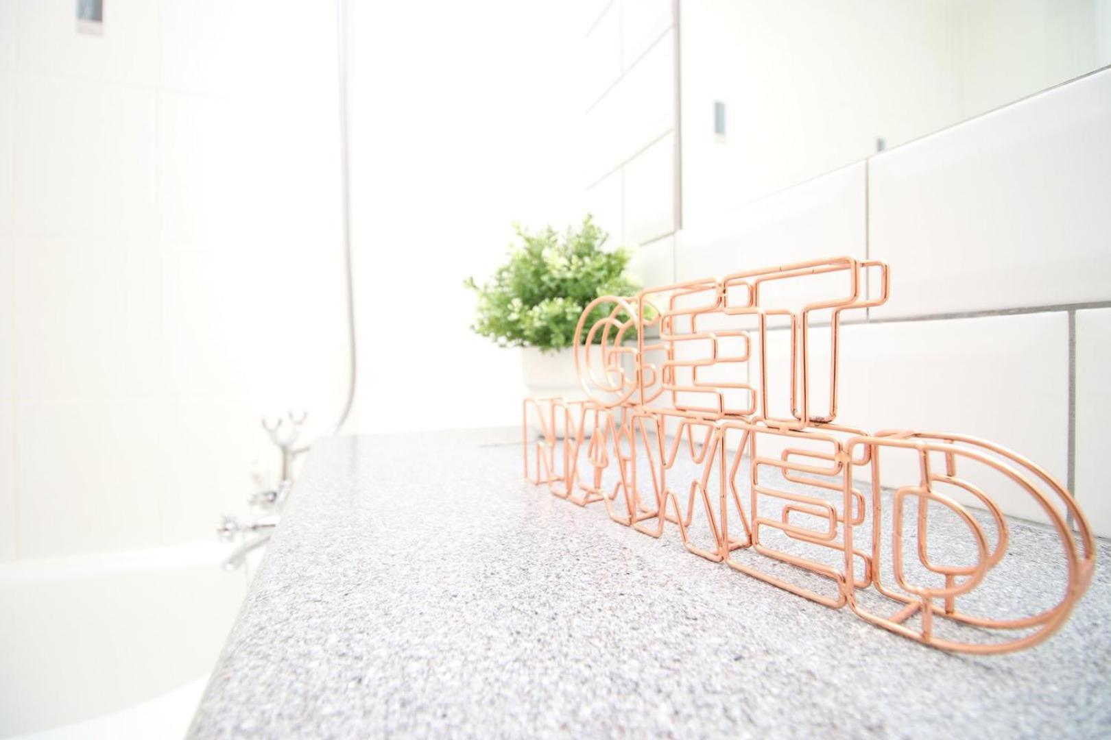 Centrally Located Spacious 2Br | Cohost Partners Cardiff Buitenkant foto