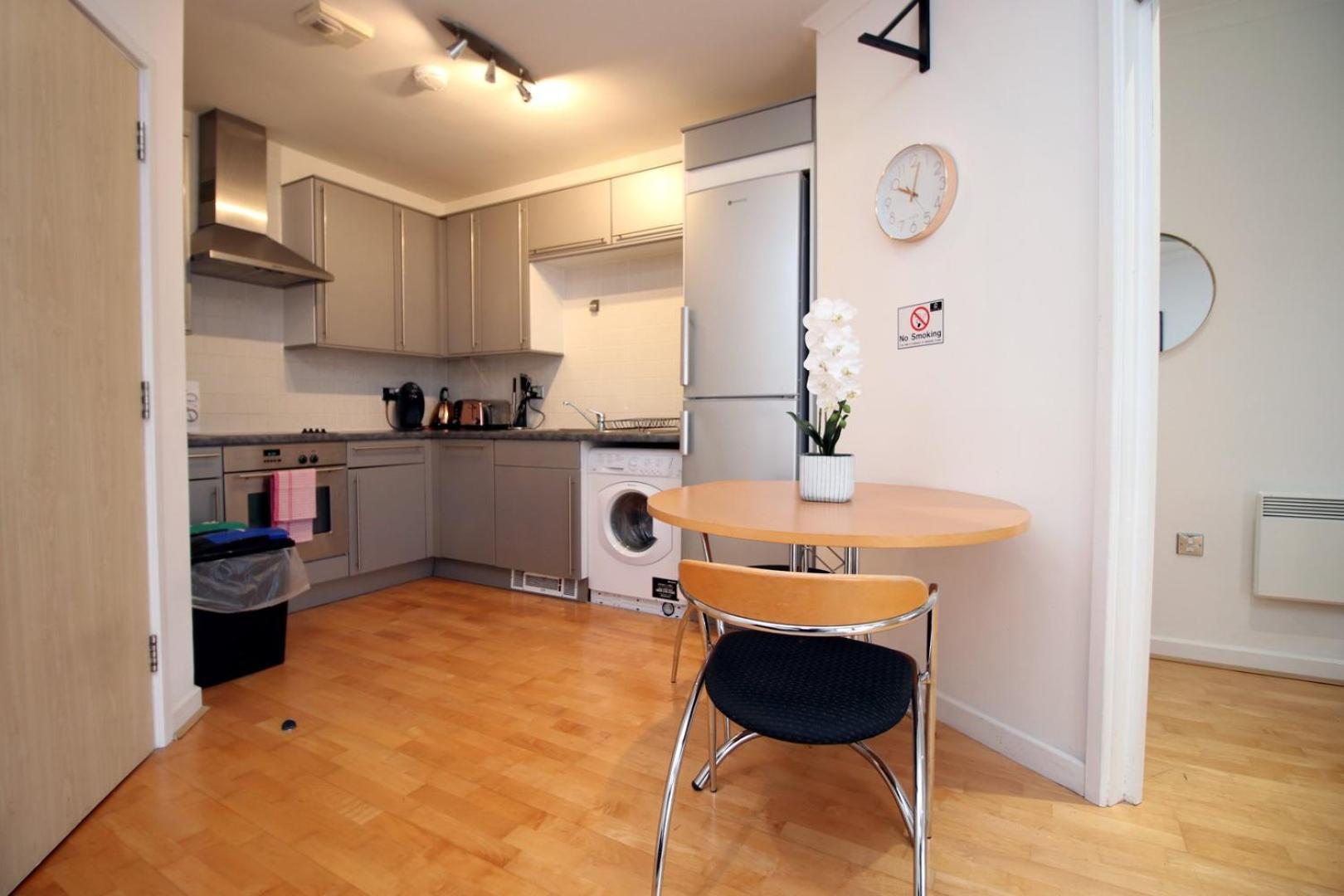 Centrally Located Spacious 2Br | Cohost Partners Cardiff Buitenkant foto